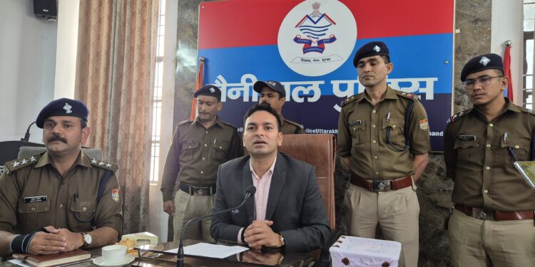 पुलिस को मिली बड़ी सफलता,बहुमूल्य जेवरात चोरी का 12 घण्टे में पुलिस ने किया खुलासा