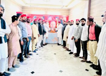 उत्तराखाण्ड सपा प्रभारी हाजी अब्दुल मतीन सिद्दीक़ी के कार्यालय पर भारी संख्या में सपा कार्यकर्ता इकट्ठा हुए