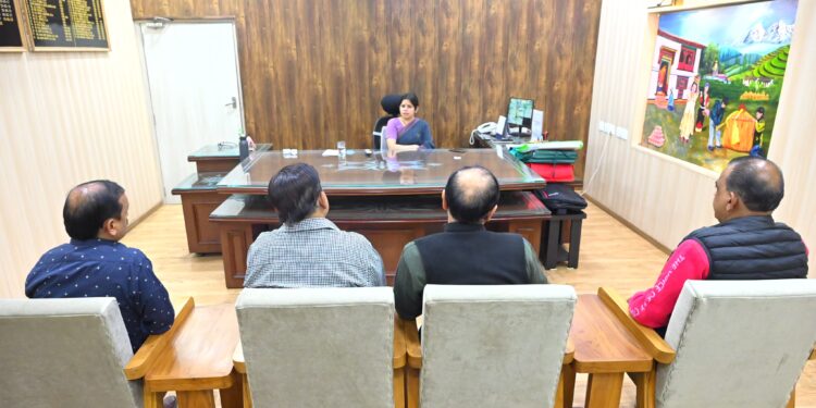 हल्द्वानी_डीएम वंदना सिंह ने कैंप कार्यालय में की व्यापारियों के साथ बैठक