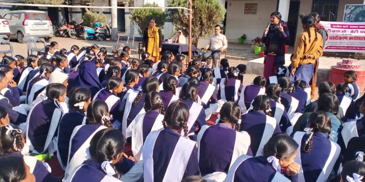 हल्द्वानी_बेटी बचाओ, बेटी पढ़ाओ अभियान के तहत बालिकाओं की सुरक्षा पर कार्यशाला हुई आयोजित