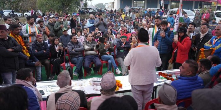 हल्द्वानी मे कांग्रेस मेयर प्रत्याशी ललित जोशी की जनसंपर्क अभियान एक्सप्रेस ने पकड़ी रफ्तार