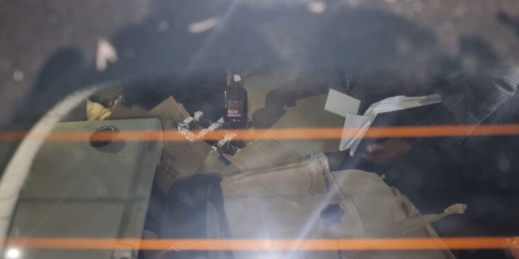 हल्द्वानी_(बड़ी खबर) हल्द्वानी में भाजपा नेता की गाड़ी से बरामद हुई शराब