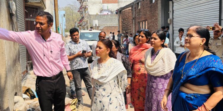 मदरसे सील की कार्रवाही से मुस्लिम समाज में रोष