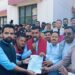 आरपार की लड़ाई “गौला नदी के श्रमिक और खनन कार्य से जुड़े हजारों ने किया धरना प्रदर्शन, शहर में निकाला जुलूस”एसडीएम को सौपा ज्ञापन