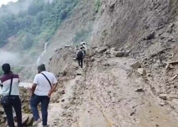 देवभूमि में संकट!… भूस्खलन ने रोकी केदारनाथ की डगर, गांवों में तबाही