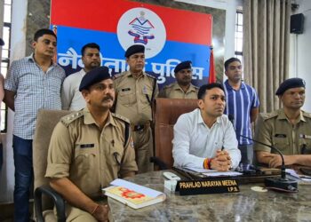 नकल गिरोह पर SSP नैनीताल की कर्रवाई: डिजिटल लाइब्रेरी के नाम पर चला रहे थे हाईटेक धोखाधड़ी, SSC परीक्षा से पहले बड़ी साजिश नाकाम