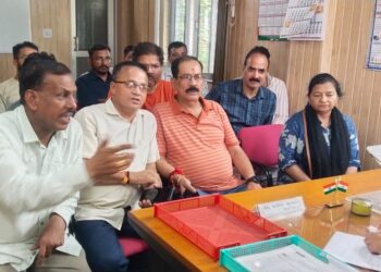 कालाढूंगी सब स्टेशन की कार्यशैली पर व्यापार मंडल भड़का, बिजली समस्याओं को लेकर आंदोलन की चेतावनी